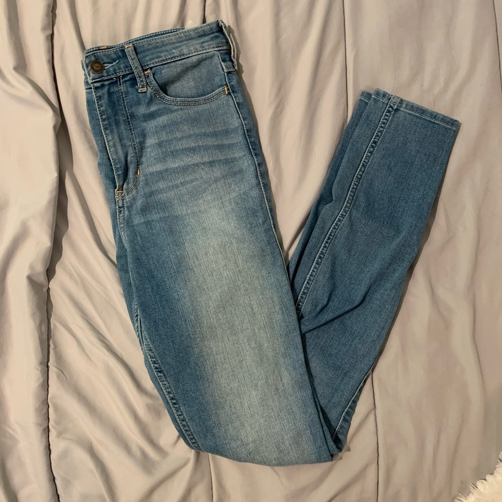 ⭐️Hollister Ultra High Rise Skinny Jeans